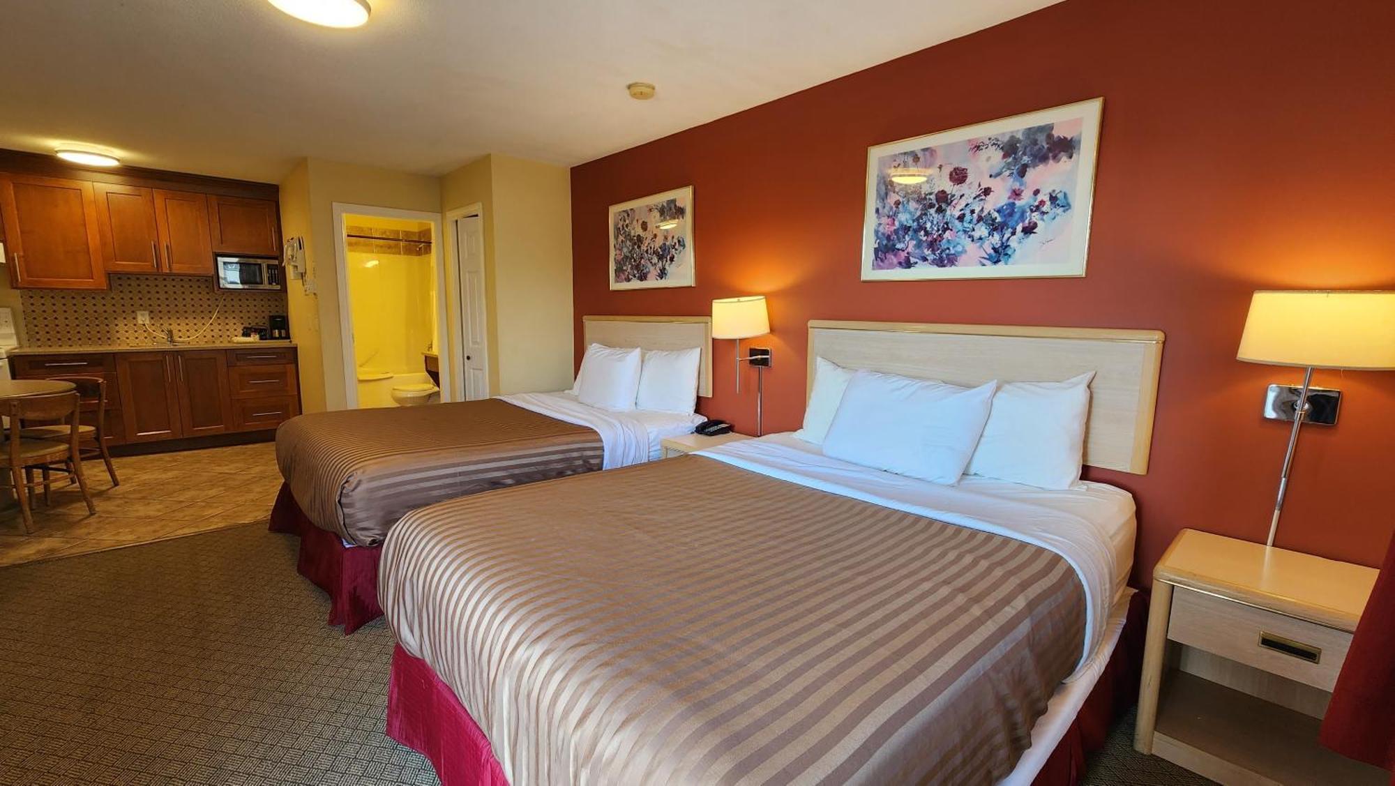 Sahara Courtyard Inn&Suites Osoyoos Bagian luar foto