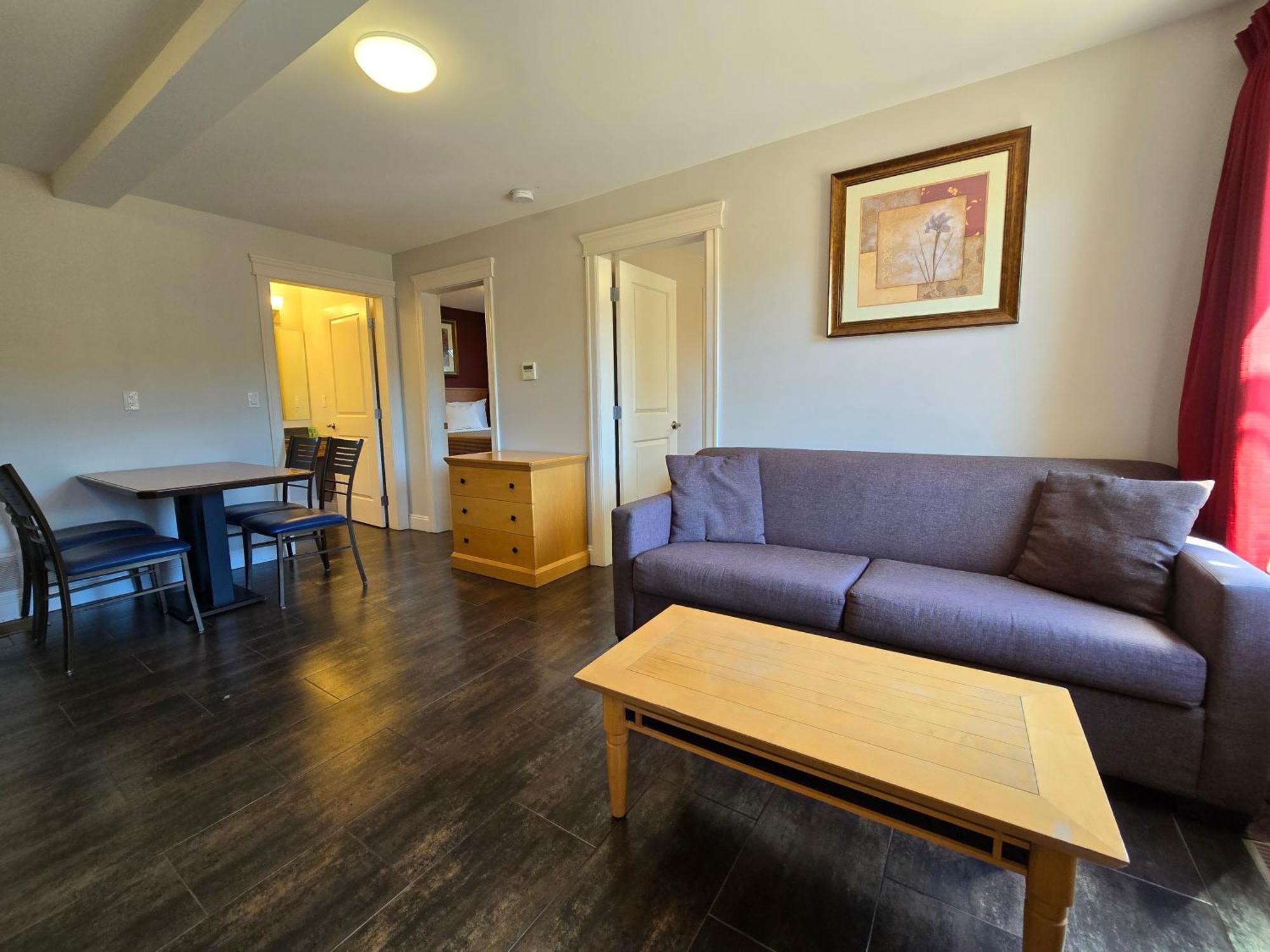 Sahara Courtyard Inn&Suites Osoyoos Bagian luar foto