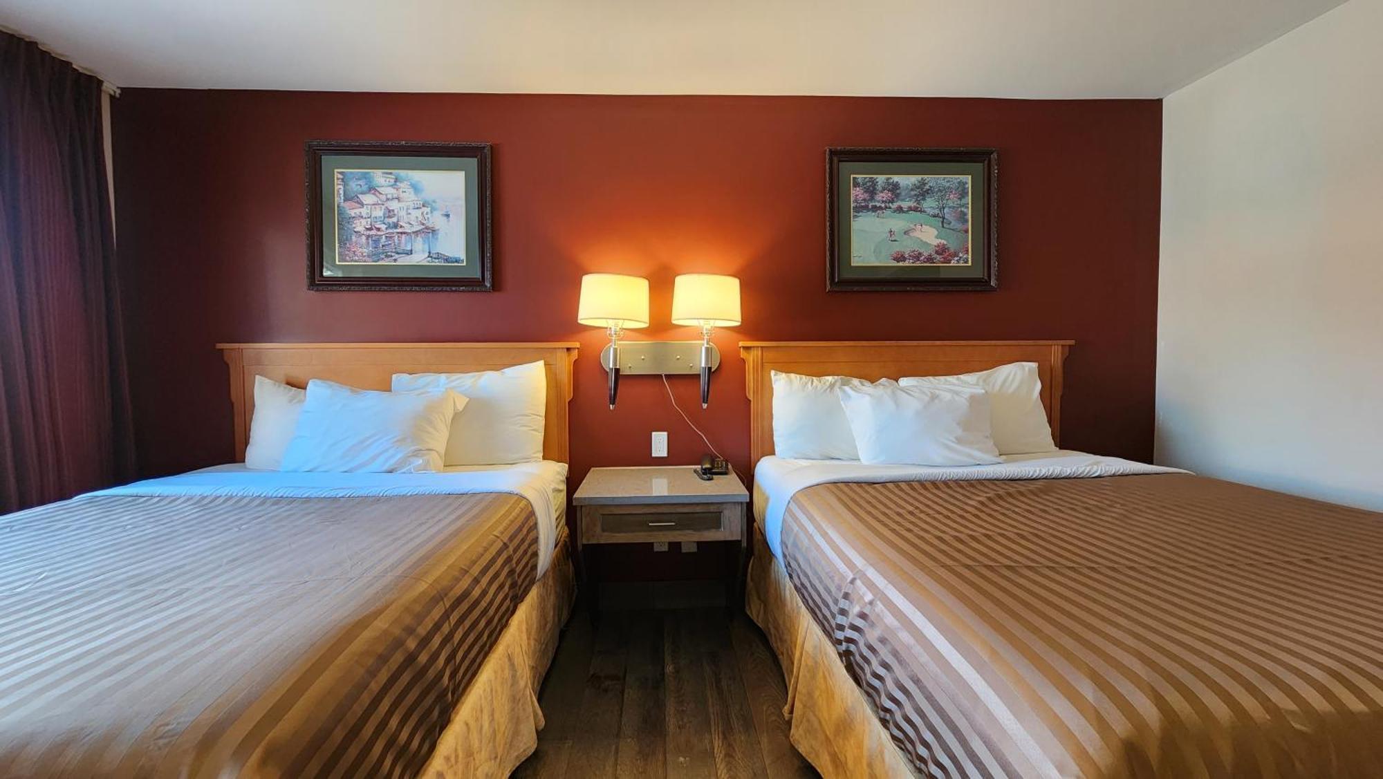 Sahara Courtyard Inn&Suites Osoyoos Bagian luar foto