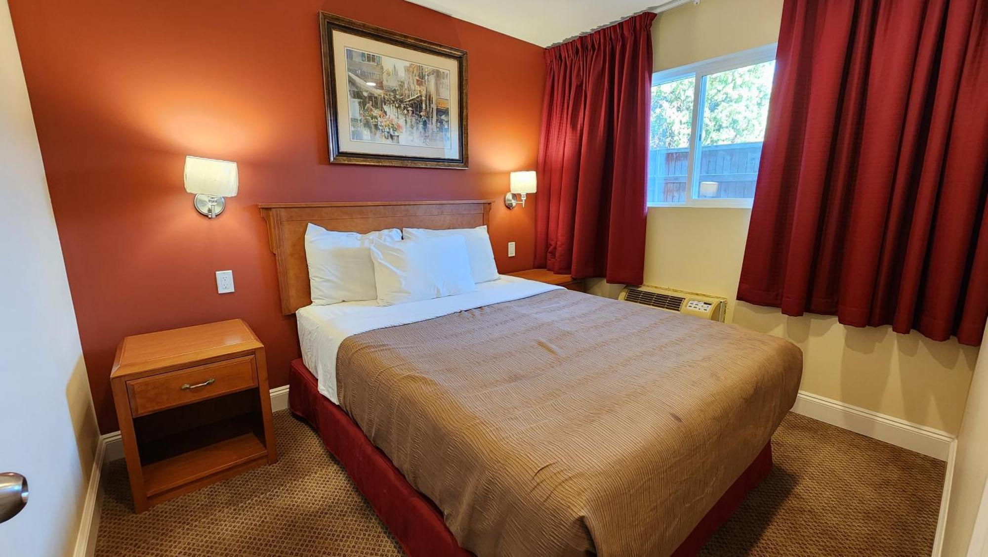 Sahara Courtyard Inn&Suites Osoyoos Bagian luar foto