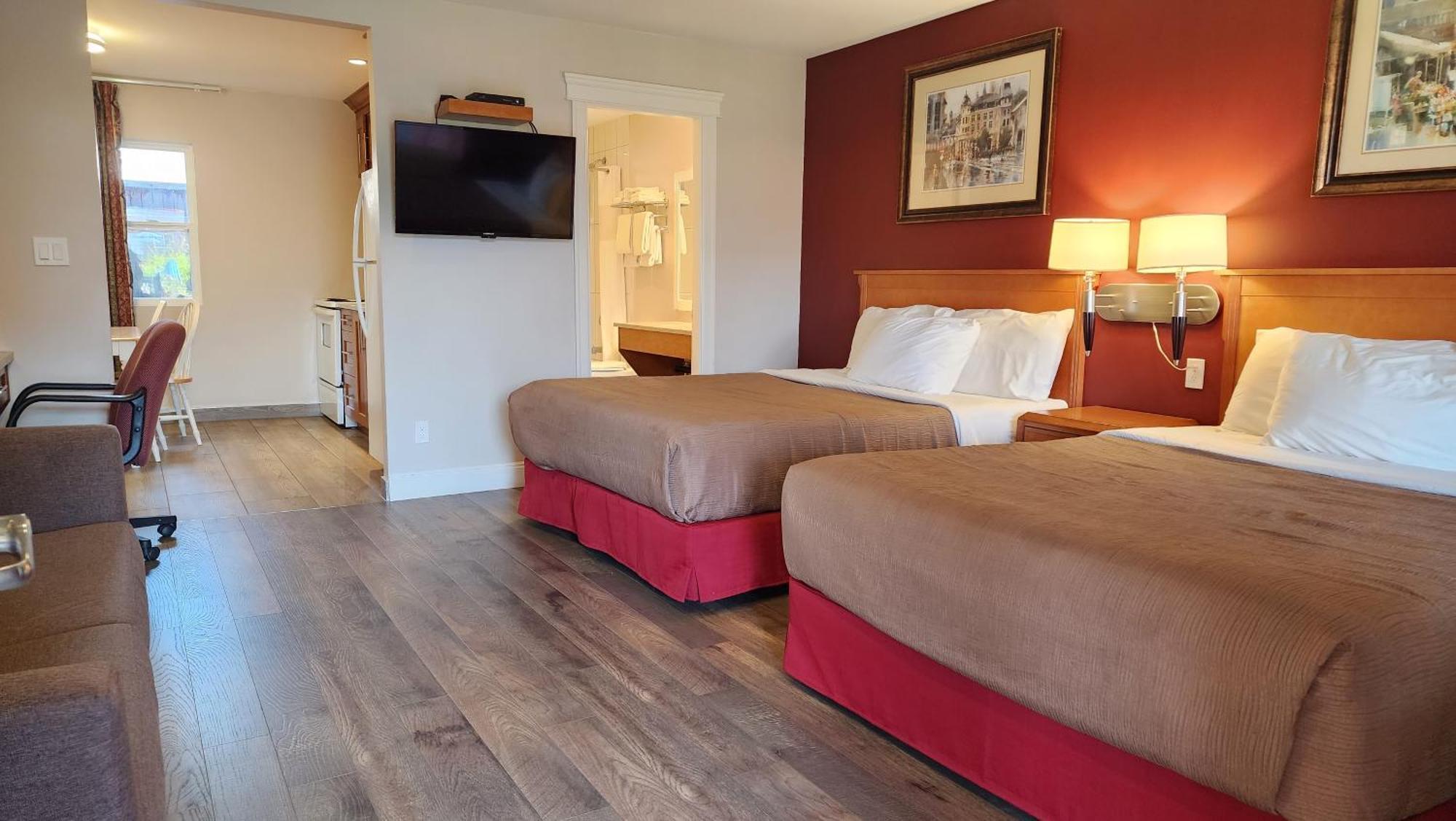 Sahara Courtyard Inn&Suites Osoyoos Bagian luar foto