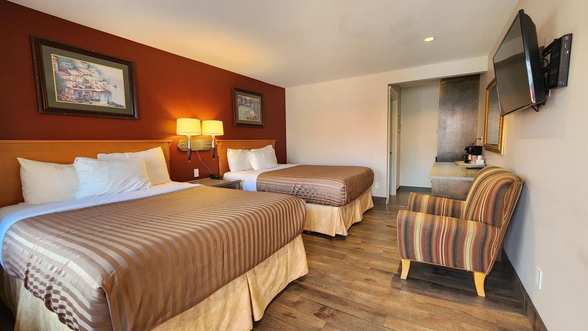 Sahara Courtyard Inn&Suites Osoyoos Bagian luar foto